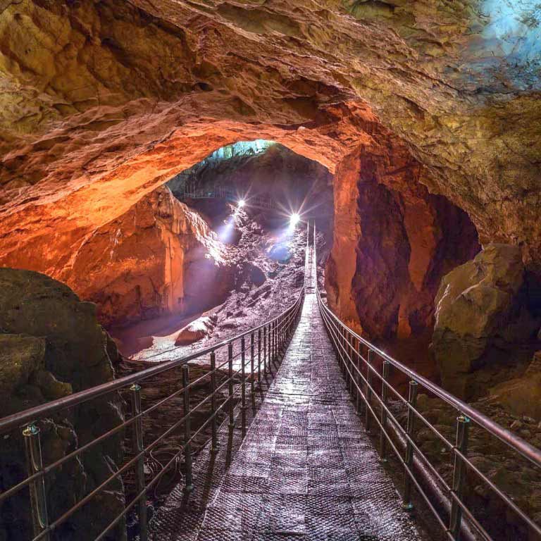 новоафонская пещера.jpg