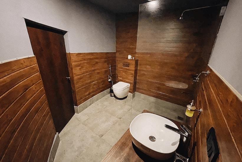 Royal Boomerang Resort- красивый санузел.jpg