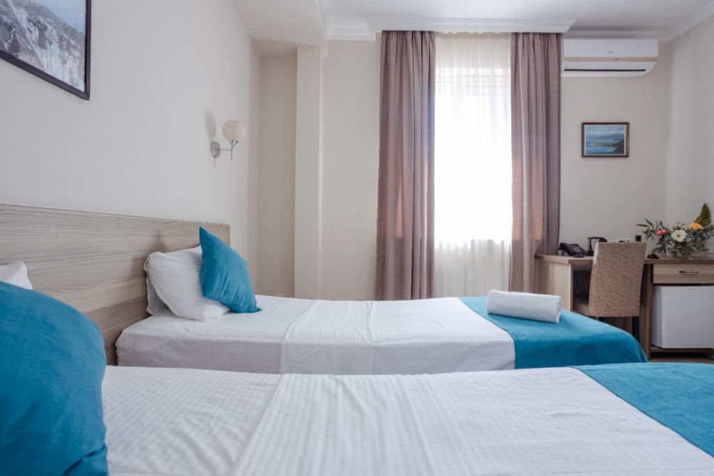 Отель Дайси в Батуми- номер с раздельными кроватями.jpg
