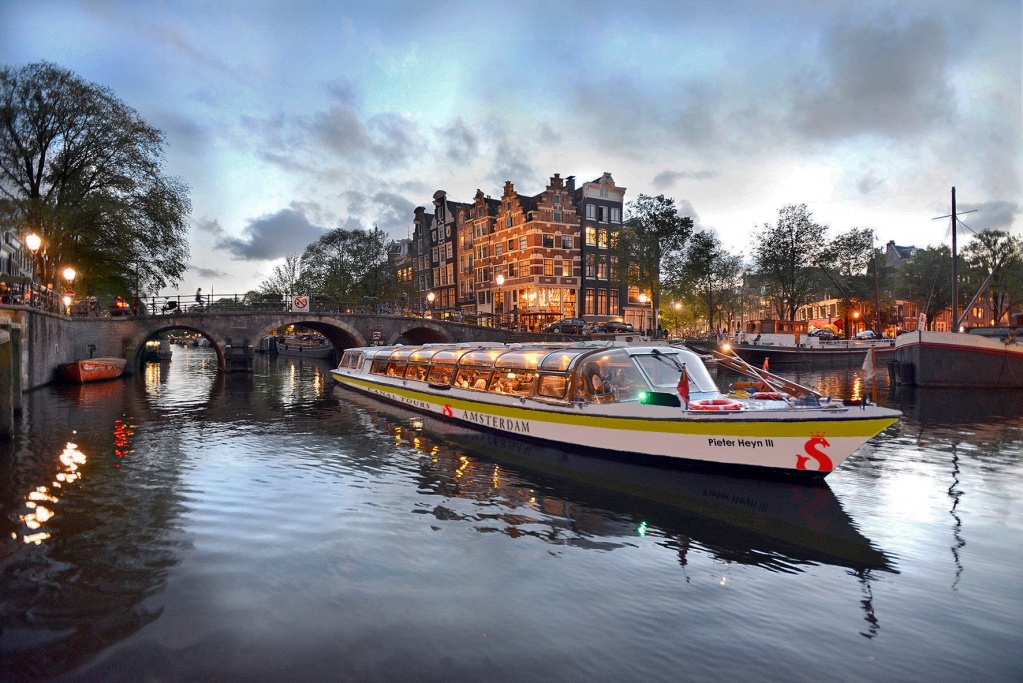 корабль в амстердаме.jpg