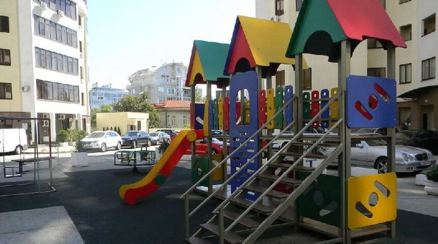 Гостиница Сокол в Сочи- детская площадка.jpg